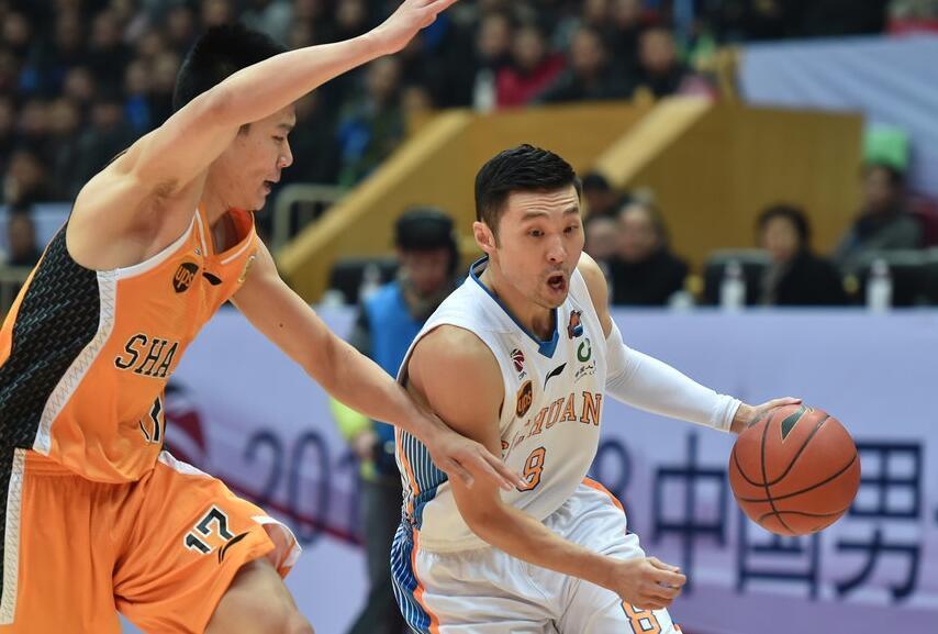 雷速直播-高尔夫季后赛掀起高潮，雪域雷豹队鏖战雪域雄狮队，老将里程碑之夜——教练团队居功至伟的简单介绍