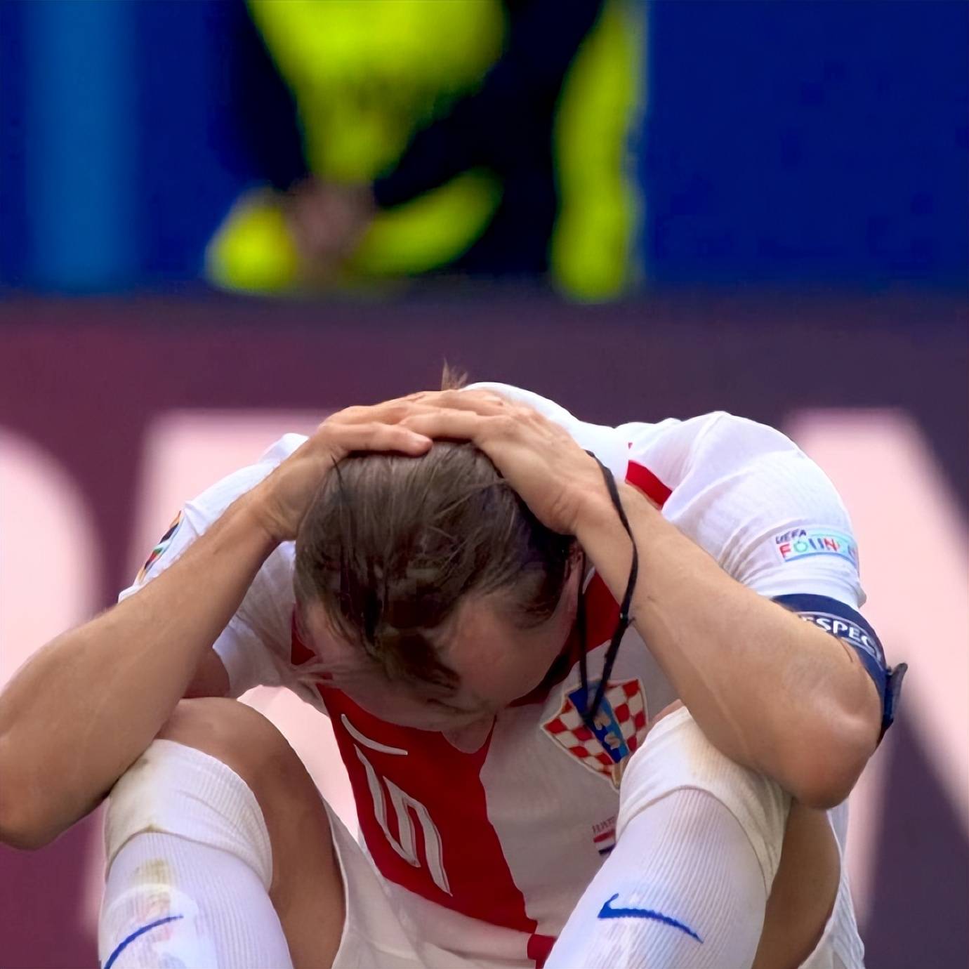 雷速直播-德罗巴在德国队比赛中最后时刻胜出，反败为胜引发热议！气势如虹延续(德赛克巴莱太阳旗)