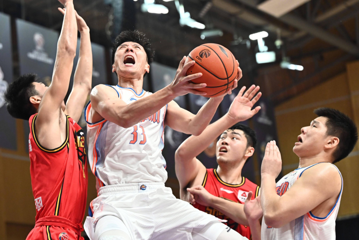 雷速体育- 浓眉哥关键节点回归赛场,热火带队取胜了吗 
