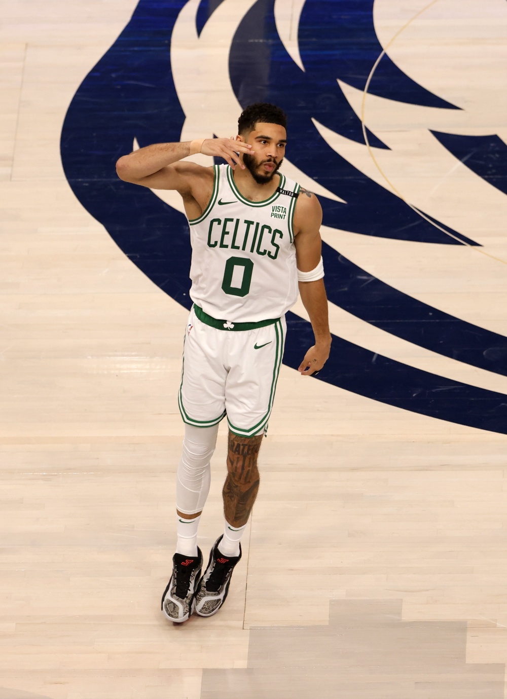 雷速直播- 塔图姆60分回放 